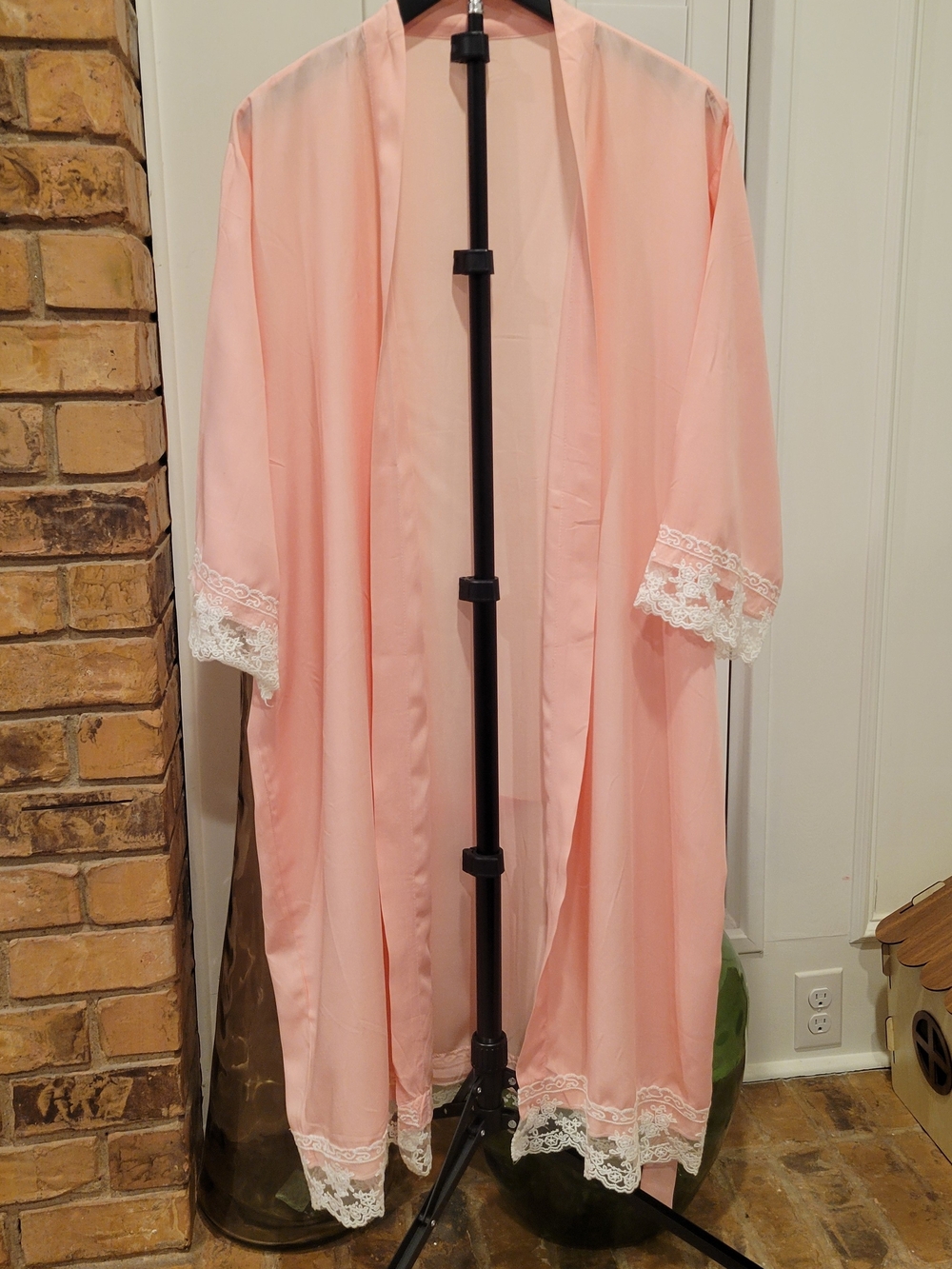 Women's Lace-Trim Pink Satin Robe